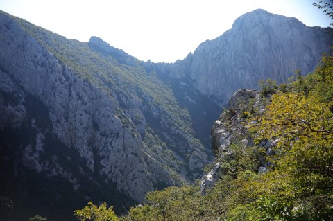 Nationalpark Paklenica Weg zur Höhle Manita peć